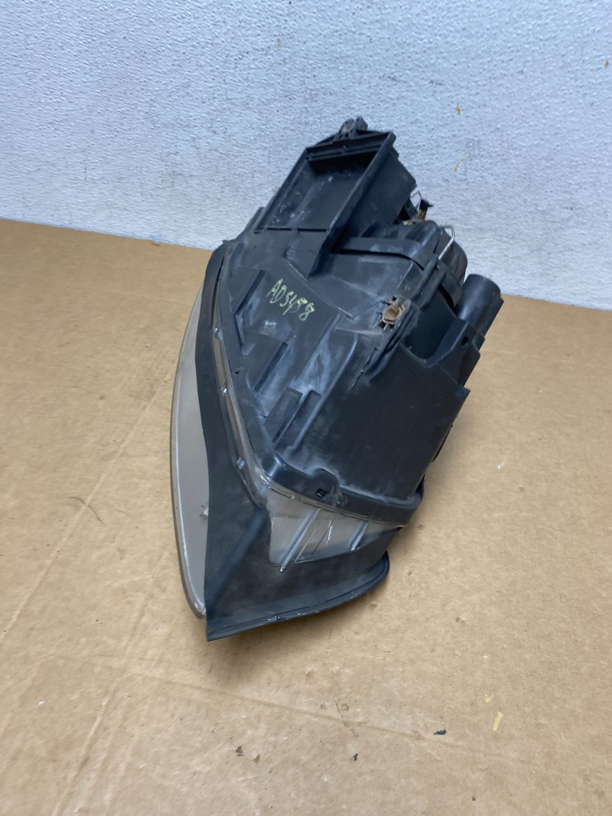 2002-2005 Audi A4 Sedan Left Driver Lh Side Halogen Headlight AD5488 DW6