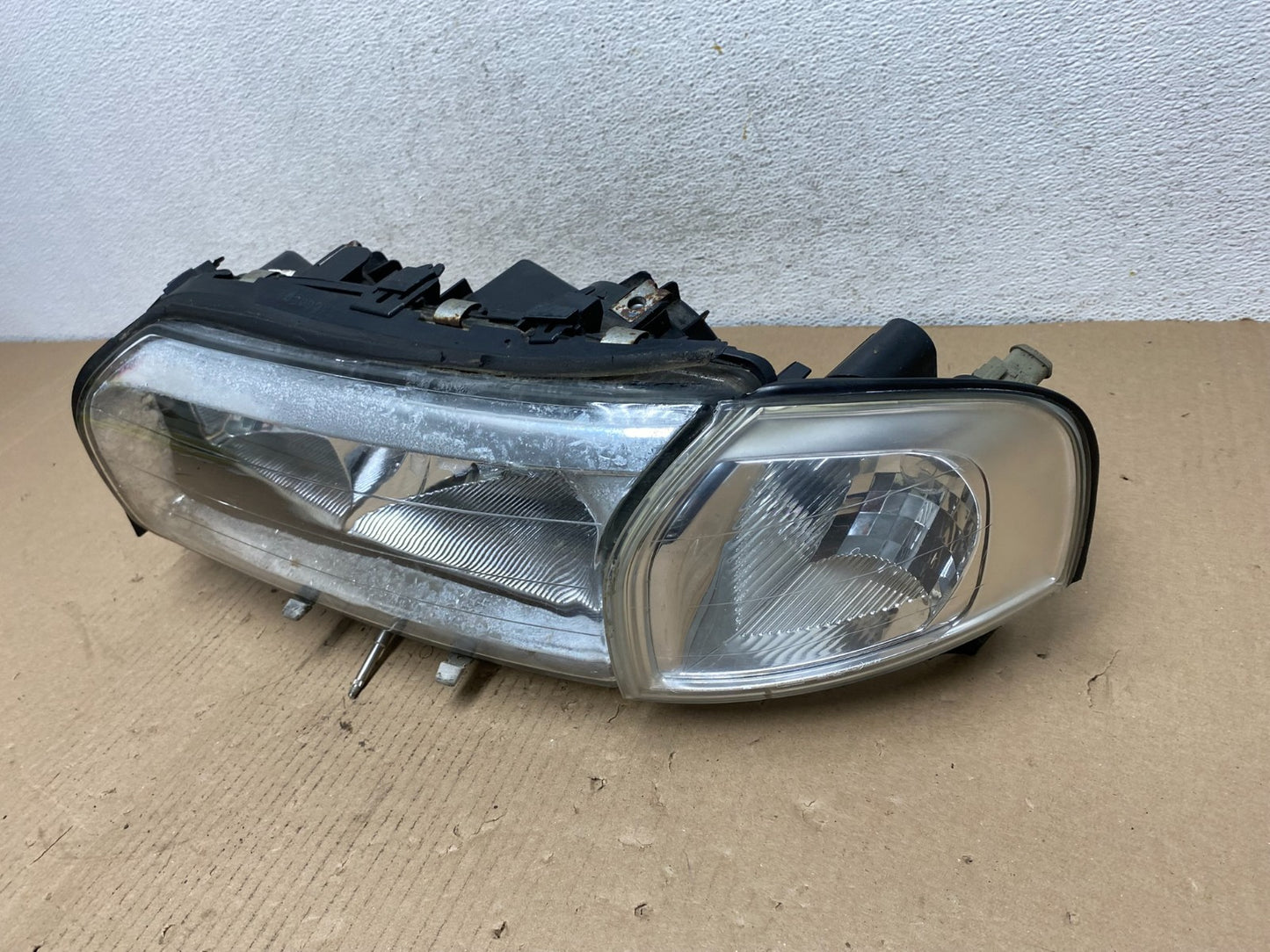 2004 2005 2006 Volvo S80 Left Driver LH Side Halogen Headlight AF3153 DW1