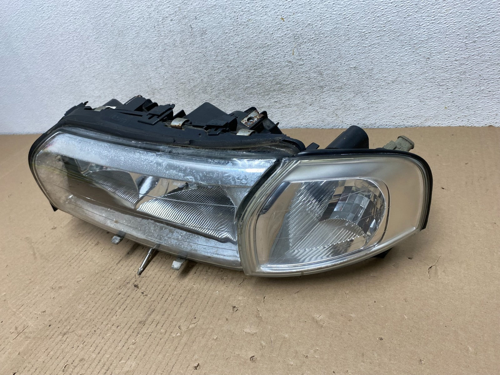 2004 2005 2006 Volvo S80 Left Driver LH Side Halogen Headlight AF3153 DW1