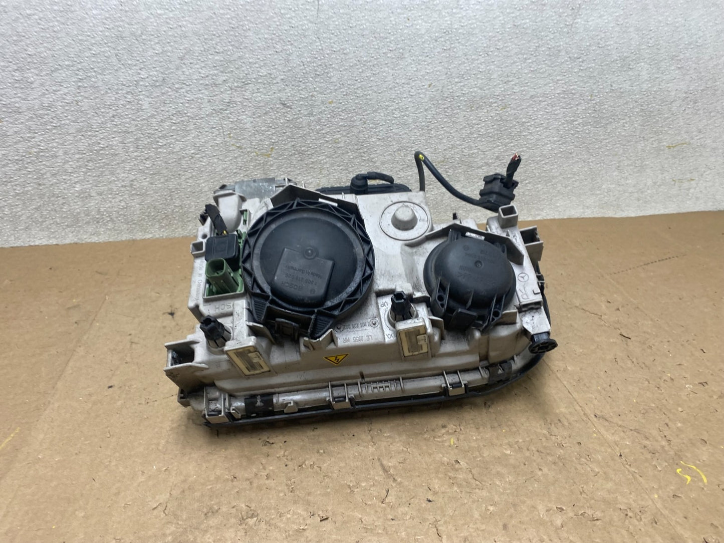 Xenon 1997-1999 Mercedes W140 S320 S500 Right Passenger Side Headlight W9077 DW5