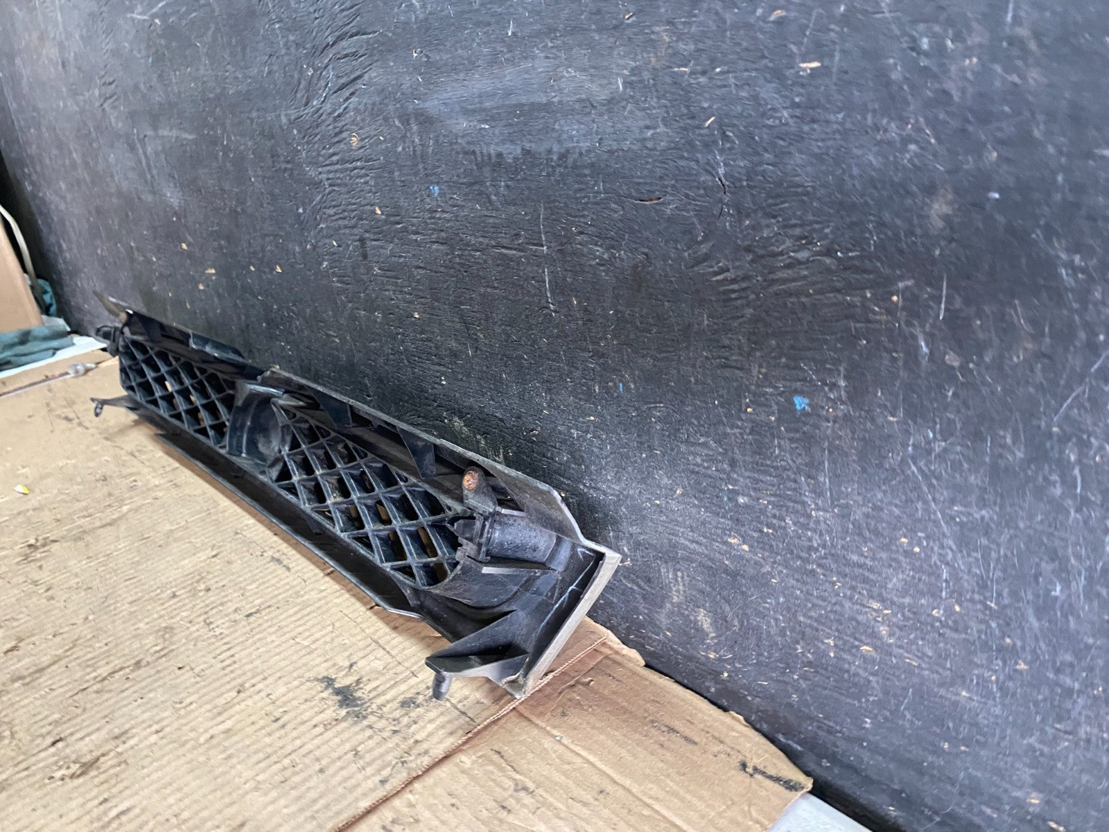 1996 Subaru Impreza Front Upper Grille Grill Q3383 DG7