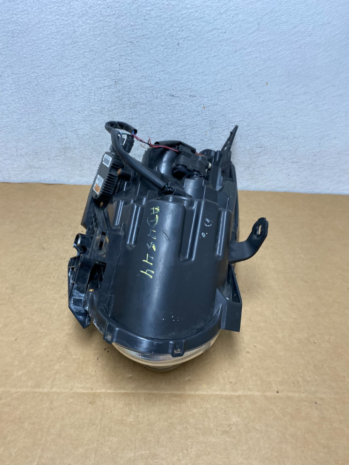 2008 to 2013 Nissan Rogue HID Xenon Headlight Left Driver Lh Side AD4544 DW7