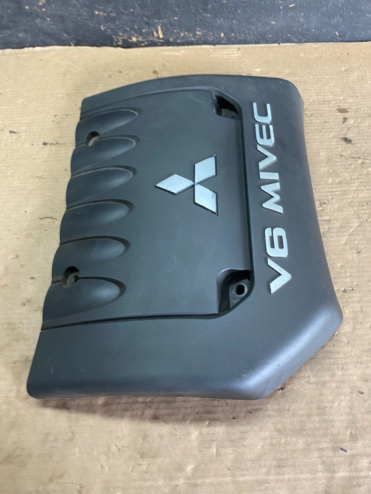 2007 to 2020 Mitsubishi Outlander GT 3.0L V6 Mivec Engine Cover Oem O8205 DG3