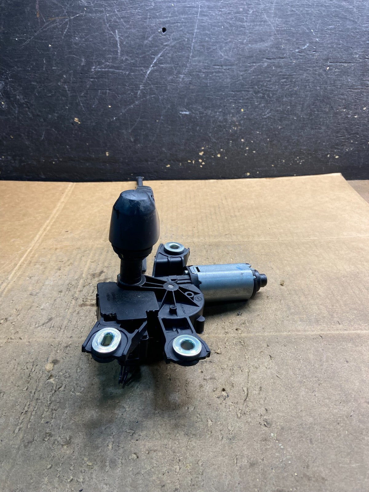 2011 to 2016 Volkswagen Tiguan Rear Window Wiper Motor Y4161 DG4