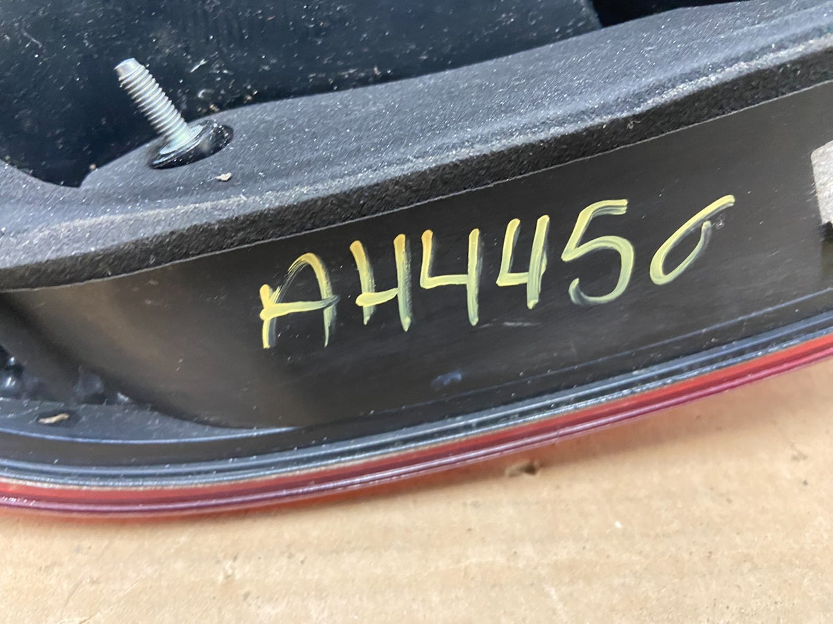2008 2009 2010 BMW 5 525i 530i Right Passenger Rh Tail Side Light AH4450 DW8
