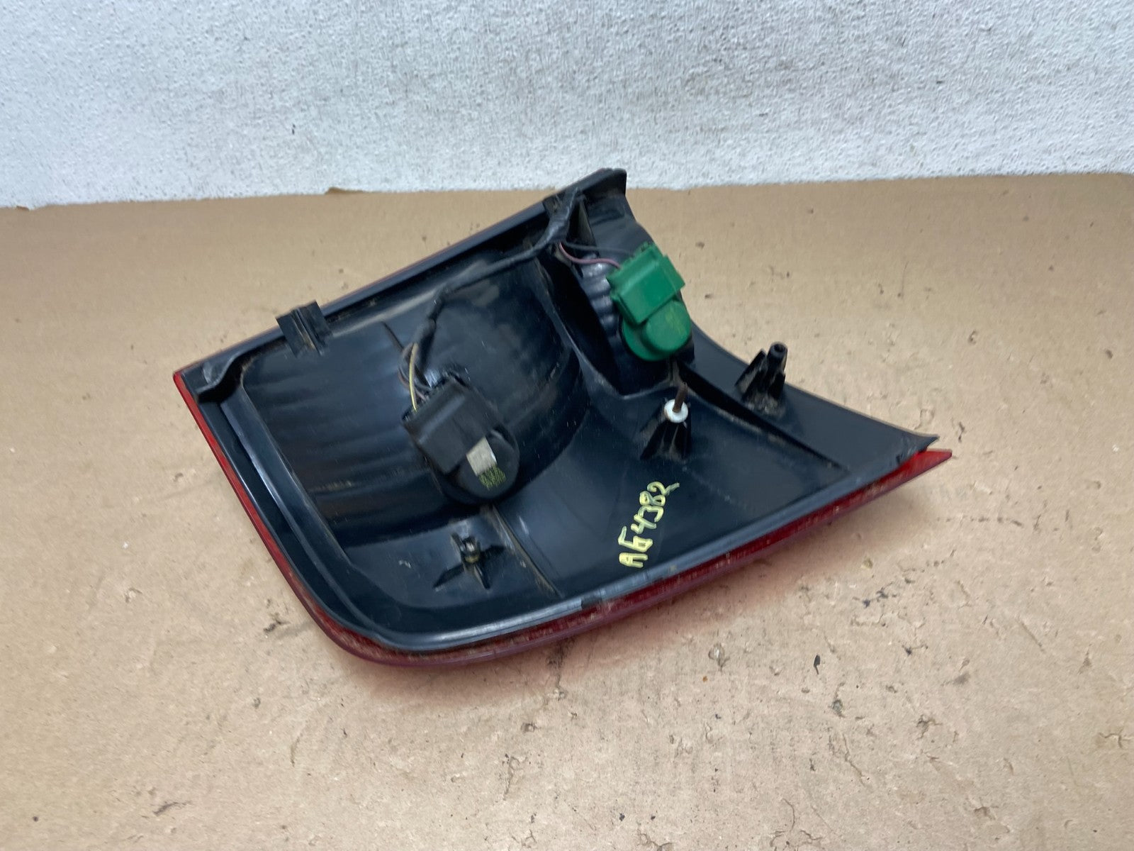 2002 to 2005 Ford Explorer Right Passenger Rh Side Tail light AG4382 PS4