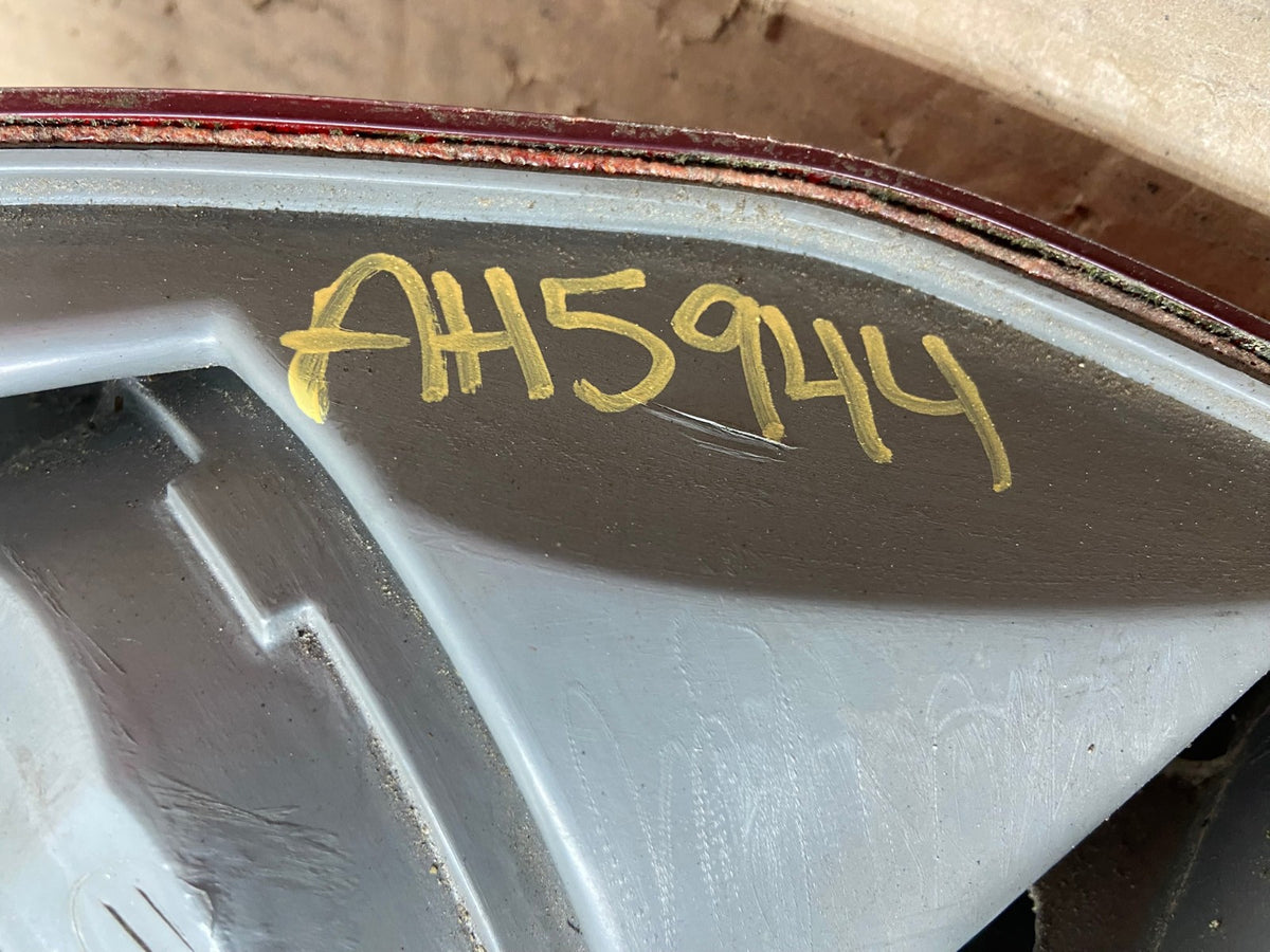2003 2004 2005 Honda Pilot Right Passenger RH Side Tail Light AH5944 LK7