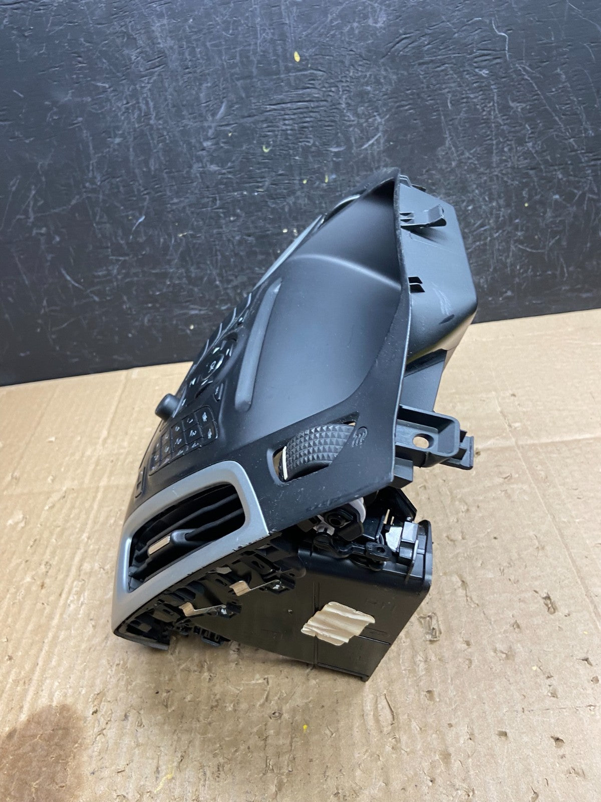 2012 to 2014 Ford Focus Radio Control Panel Trim w/ Bezel AD1963 DG2