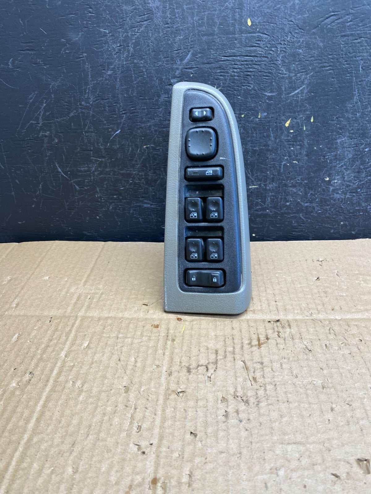 2003-2006 Chevrolet Silverado Driver Side Master Window Switch AC9558 DG0