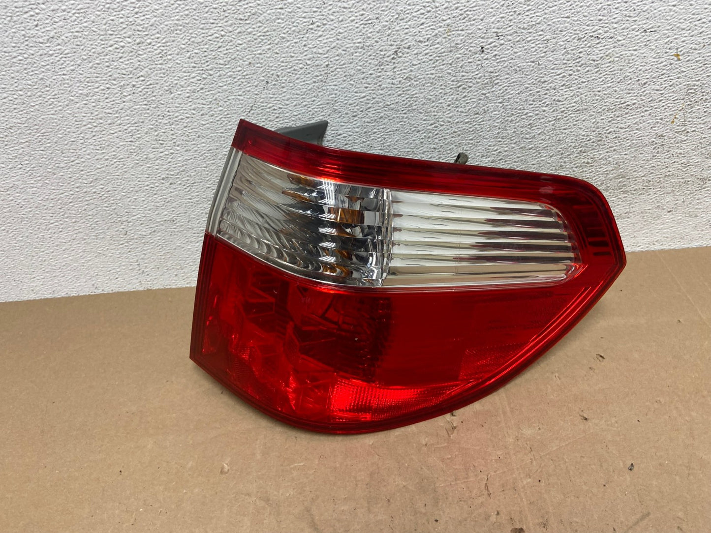 2005 2006 2007 Honda Odyssey Right Passenger RH Side Tail Light AE5030 LK0