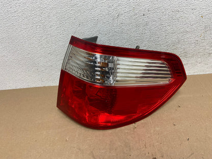 2005 2006 2007 Honda Odyssey Right Passenger RH Side Tail Light AE5030 LK0