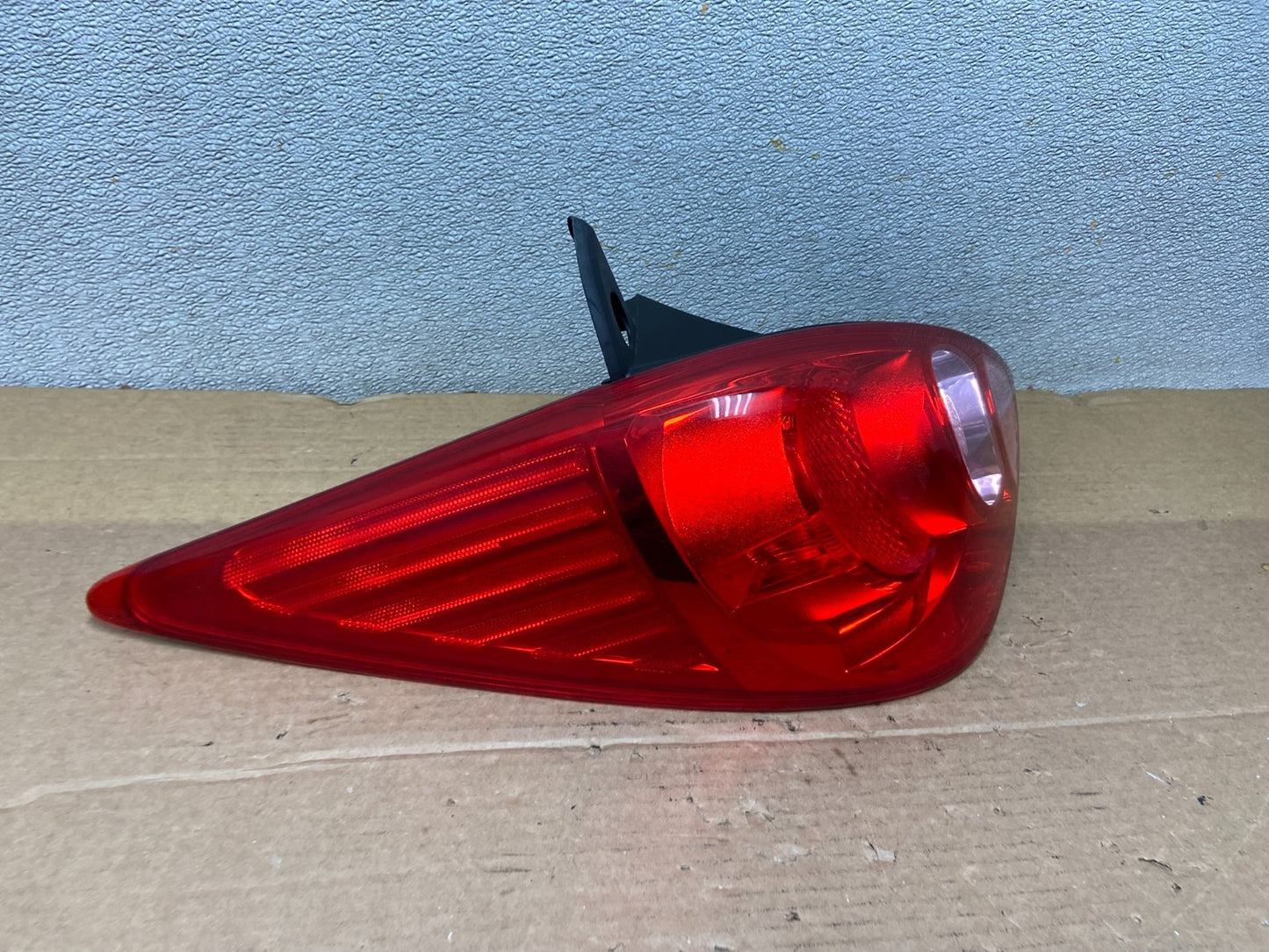 2007 - 2012 Nissan Versa Hatchback Left Driver Side Lh Tail Light Oem AB5204 LK2