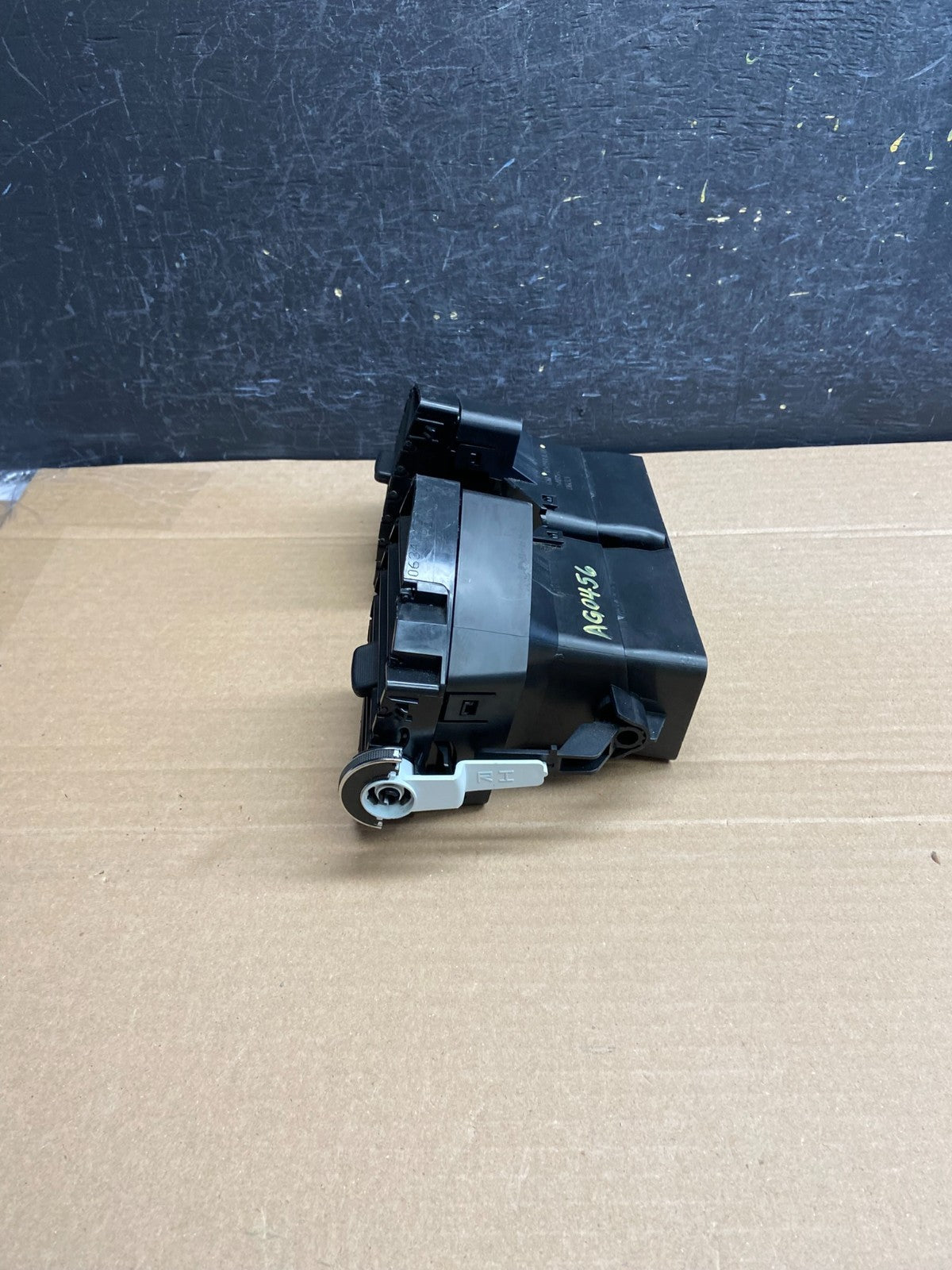 2008 to 2017 Buick Enclave Dash Center Air Vent AG0456 DG2