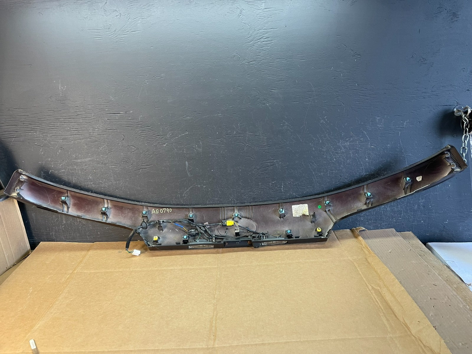 2016 to 2020 Kia Sorento Rear Trunk Liftgate Camera Cover Panel AE0790 DG5