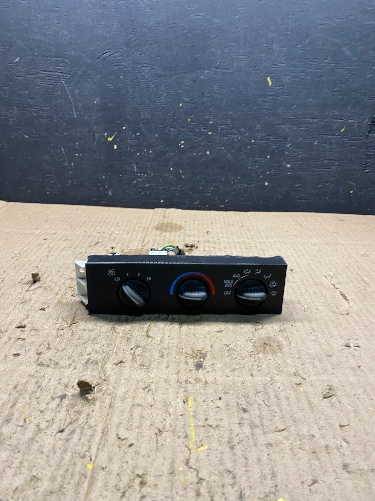2001 - 2007 GMC Chevrolet Astro Express Climate Control A/C p1887 DG0