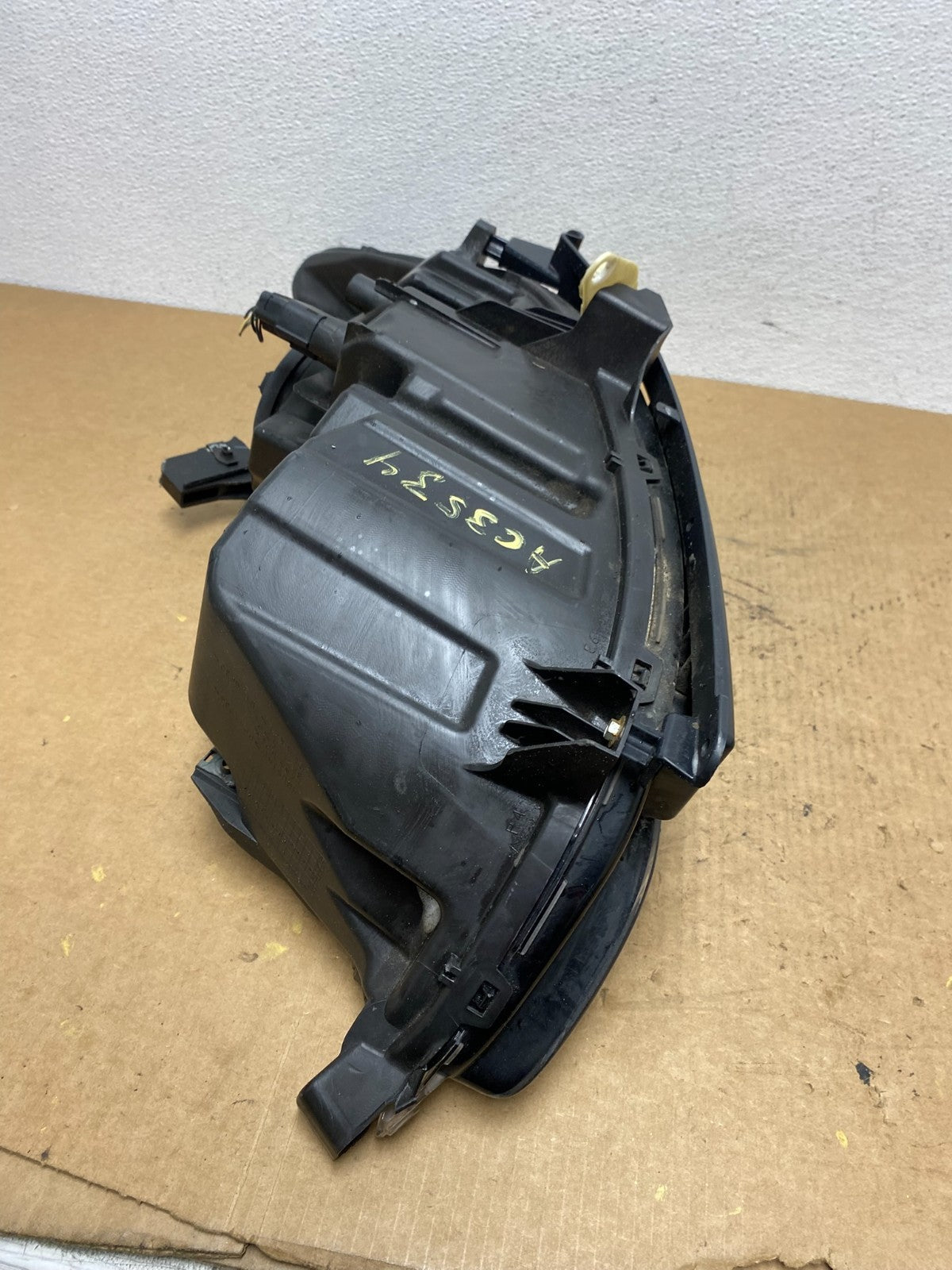 2013 to 2016 Ford Fusion Right Passenger Rh Side Headlight AC3534 DW8