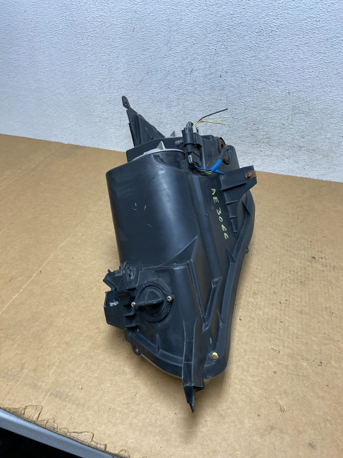 2010 to 2013 Buick Lacrosse Right Passenger Halogen Headlight AE3066 DW10