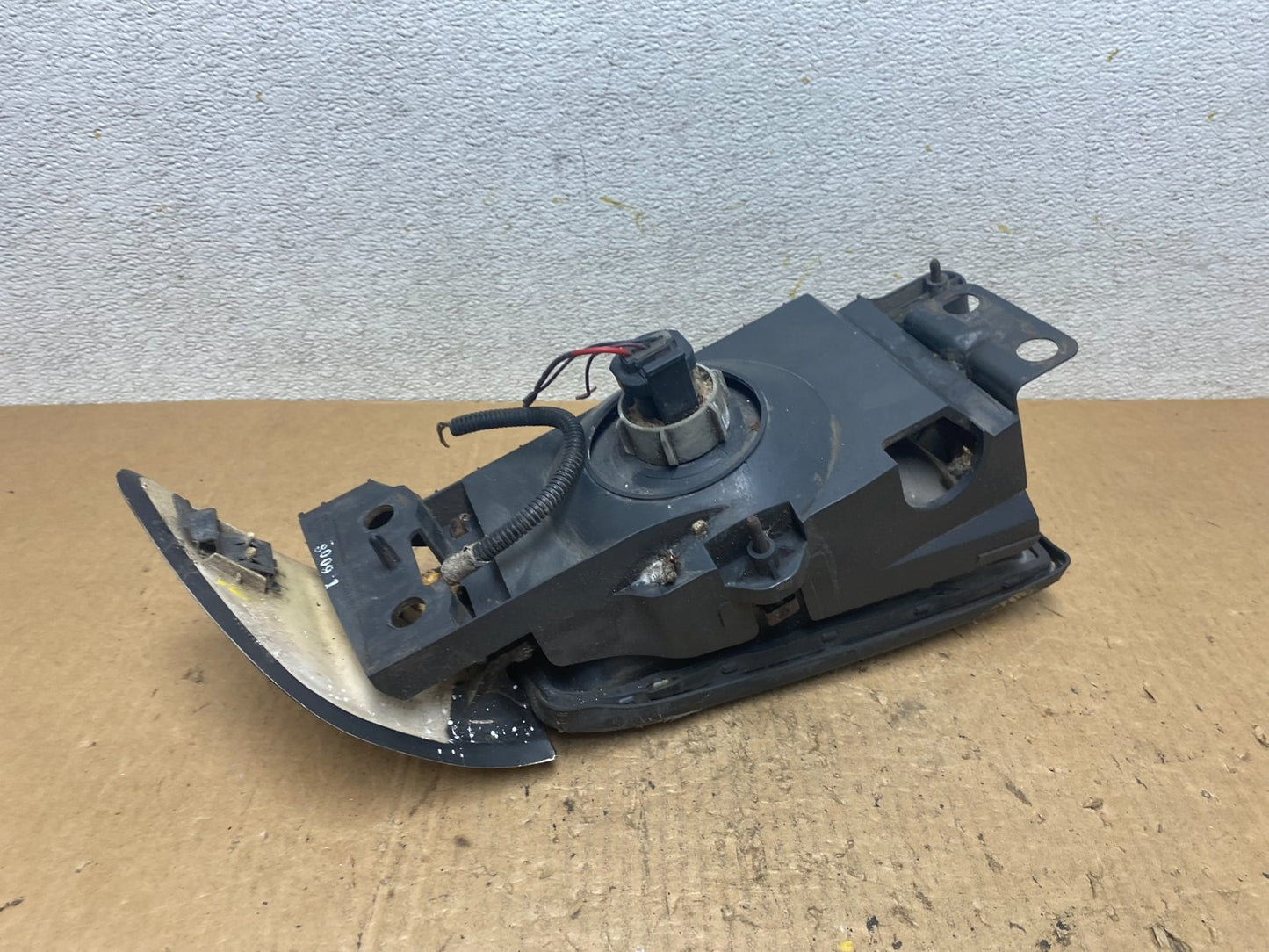1989 to 1995 Dodge Spirit Right Passenger Halogen Headlight q8003 DG6