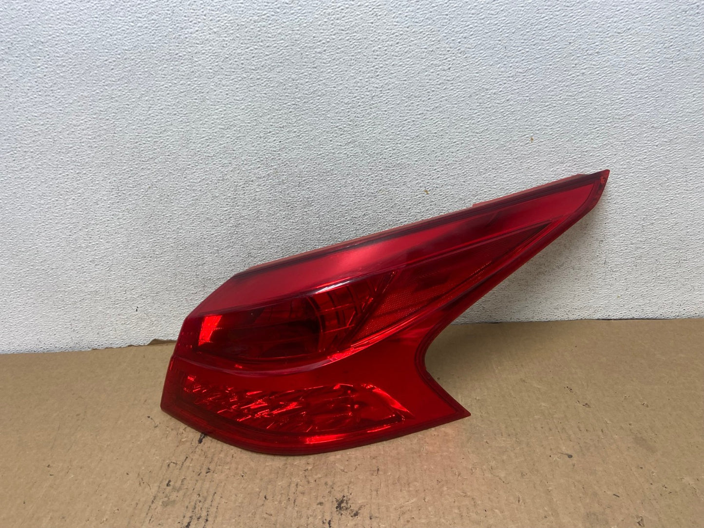 2011 to 2014 Nissan Murano Convertible Right Passenger RH Tail Light AG2348 LK0