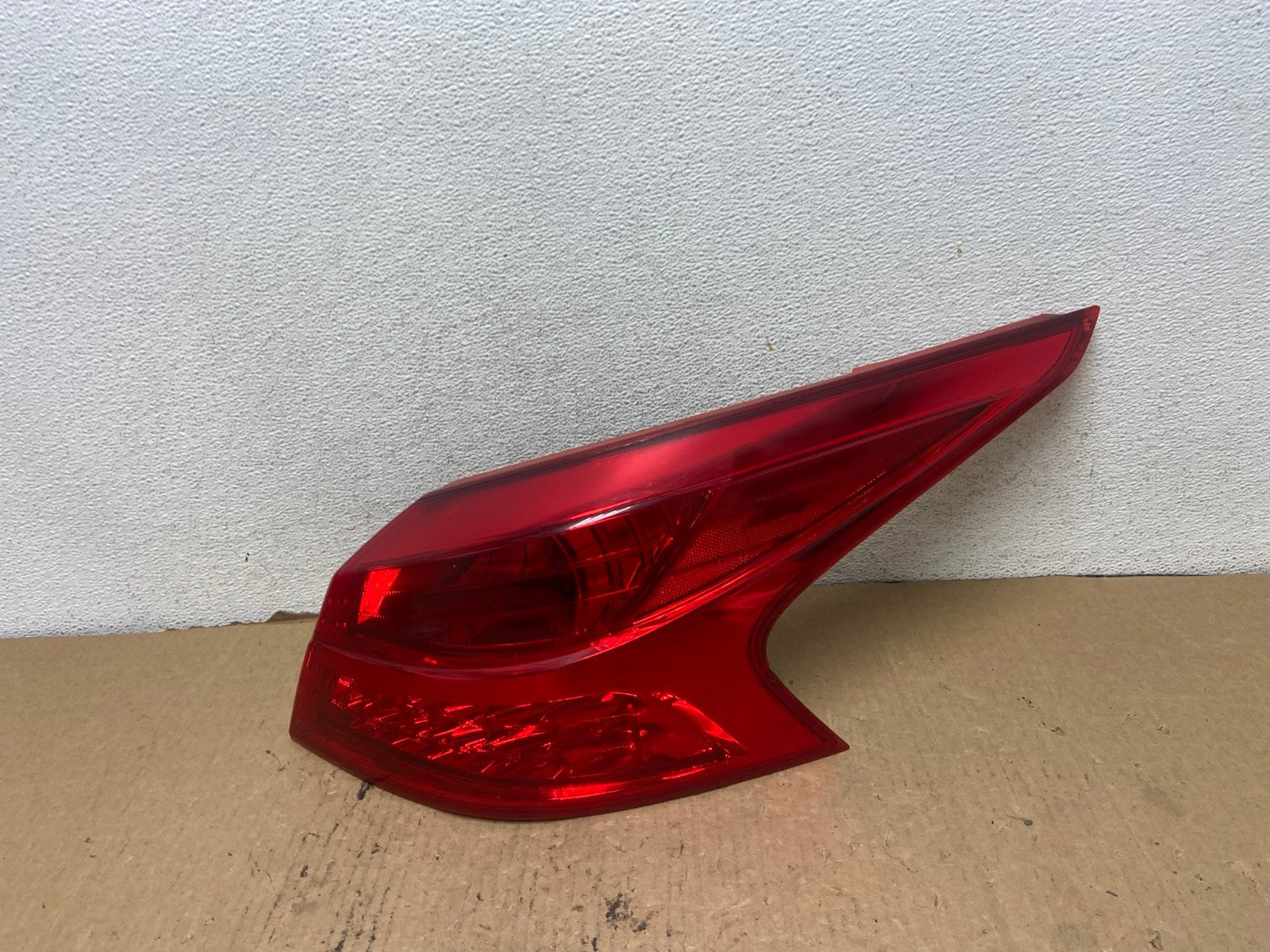 2011 to 2014 Nissan Murano Convertible Right Passenger RH Tail Light AG2348 LK0