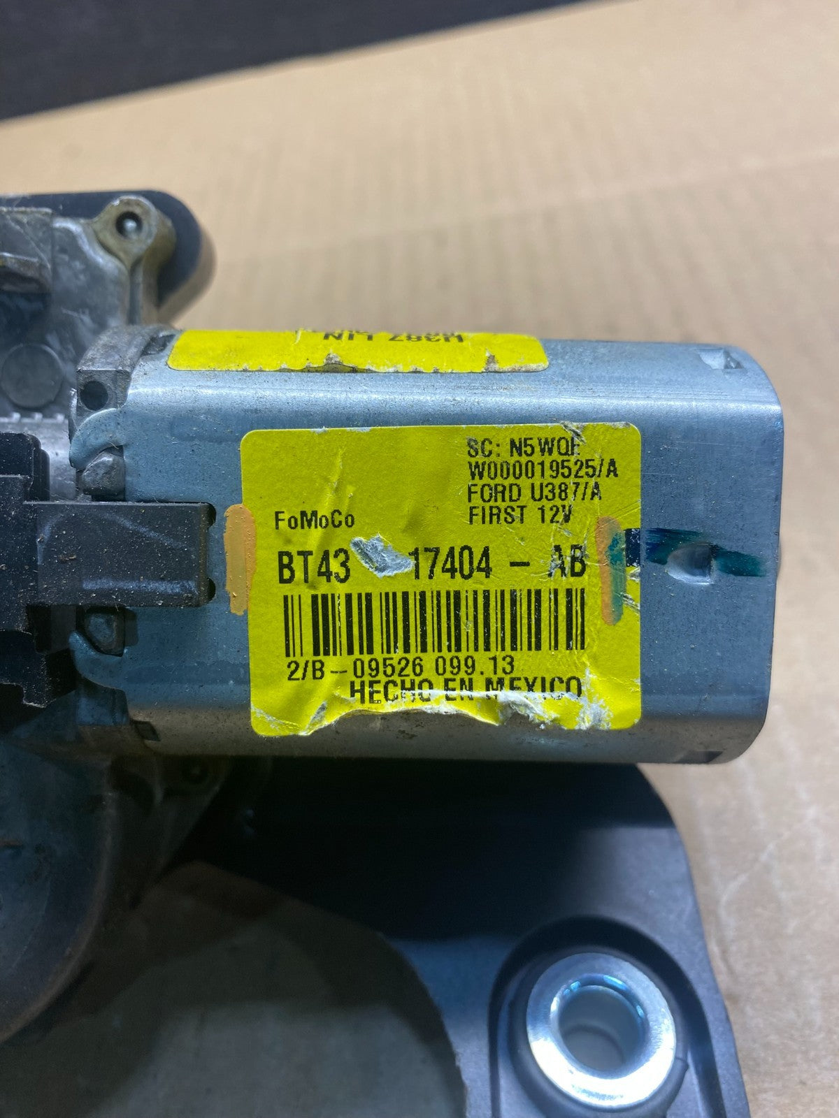 2011 to 2014 Ford Edge Licnoln MKX Rear Windshield Wiper Motor OEM ac2652 DG6