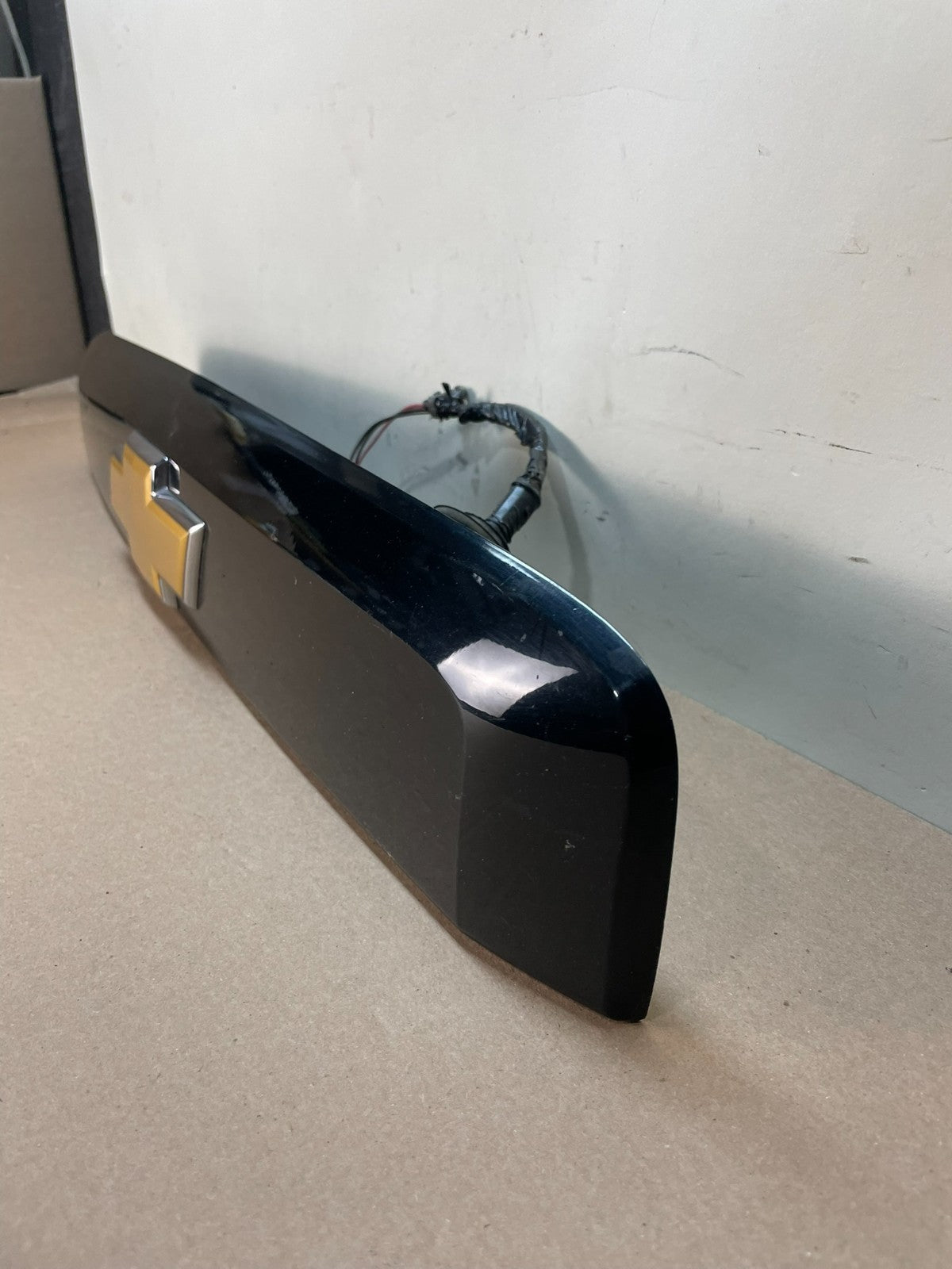 2007 to 2014 Suburban Tahoe Yukon Trunk Molding W/O Camera ai8594 DG1