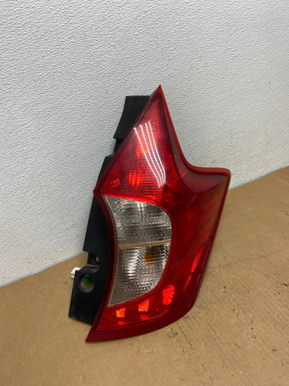 2014 - 2019 Nissan Versa Note Hatchback Right Passenger Tail Light AC8481 LK2