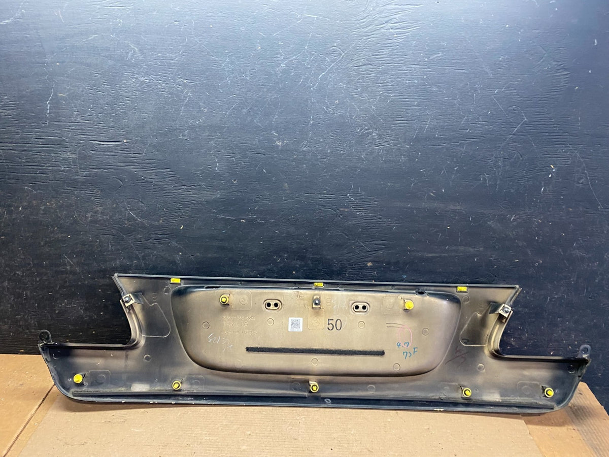 2007-2011 Lexus GS350 Trunk License Plate Trim Panel Cover 76801-30140 S1414 DG5