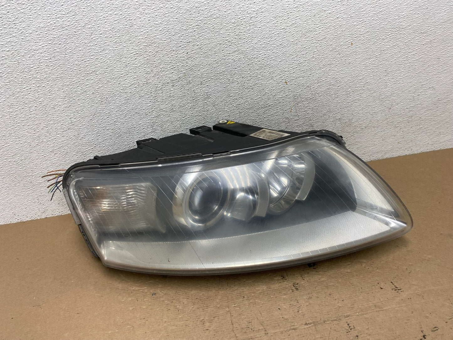 2005 to 2008 Audi A6 Right Passenger Side Headlight Xenon HID AF4715 DW0