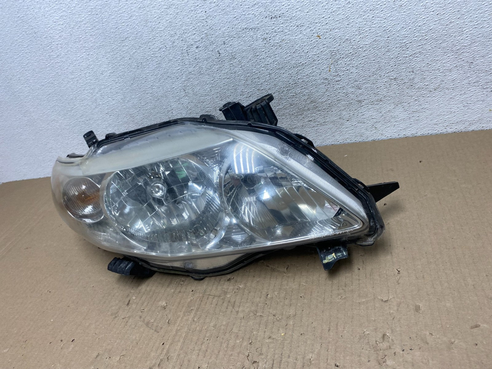 2009 to 2010 Toyota Corolla Right Passenger Rh Halogen Headlight AE9640 DW1