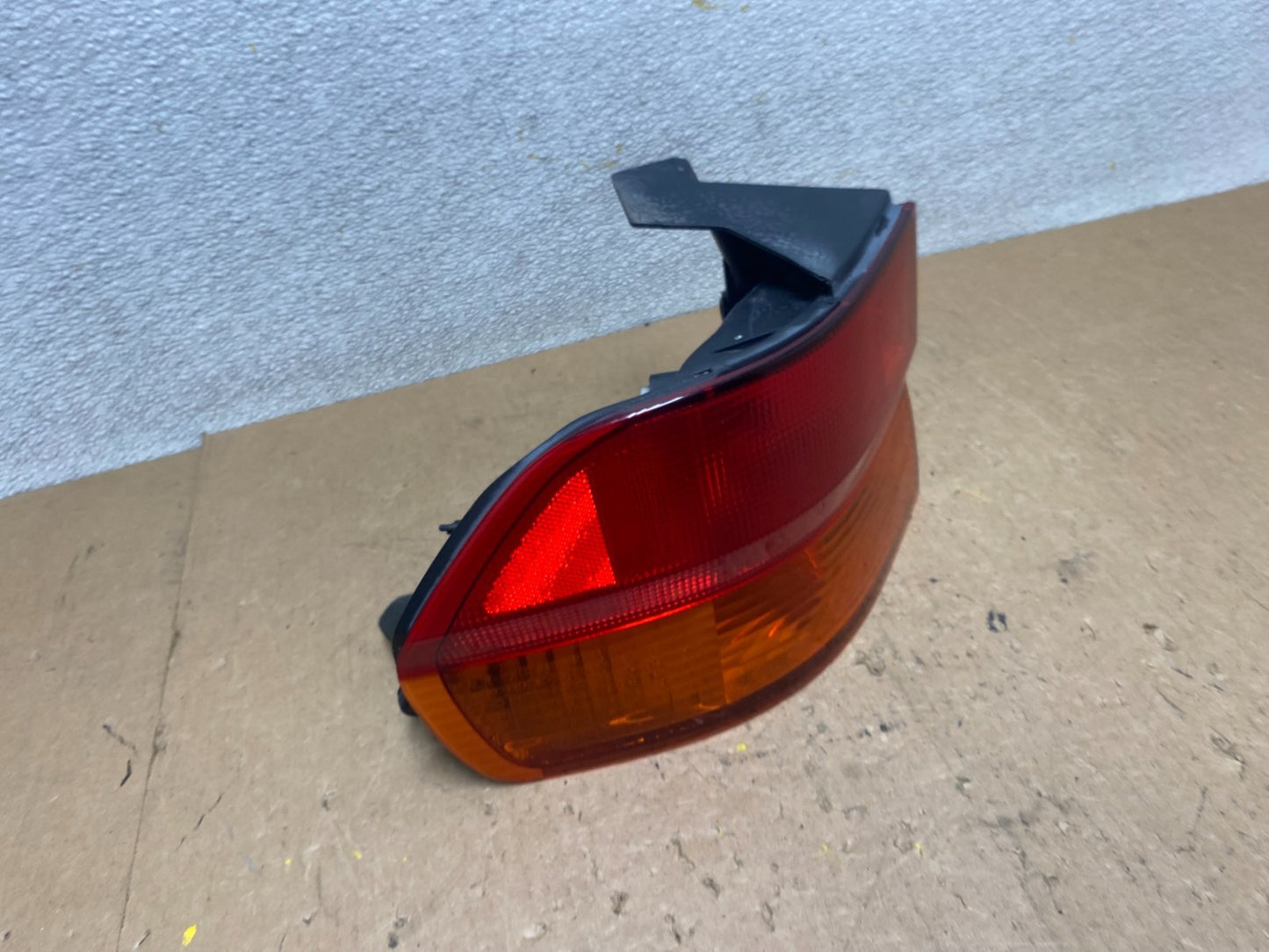 1999 2000 2001 Honda Odyssey Left Driver LH Side Tail Light OEM Z7926 DW2