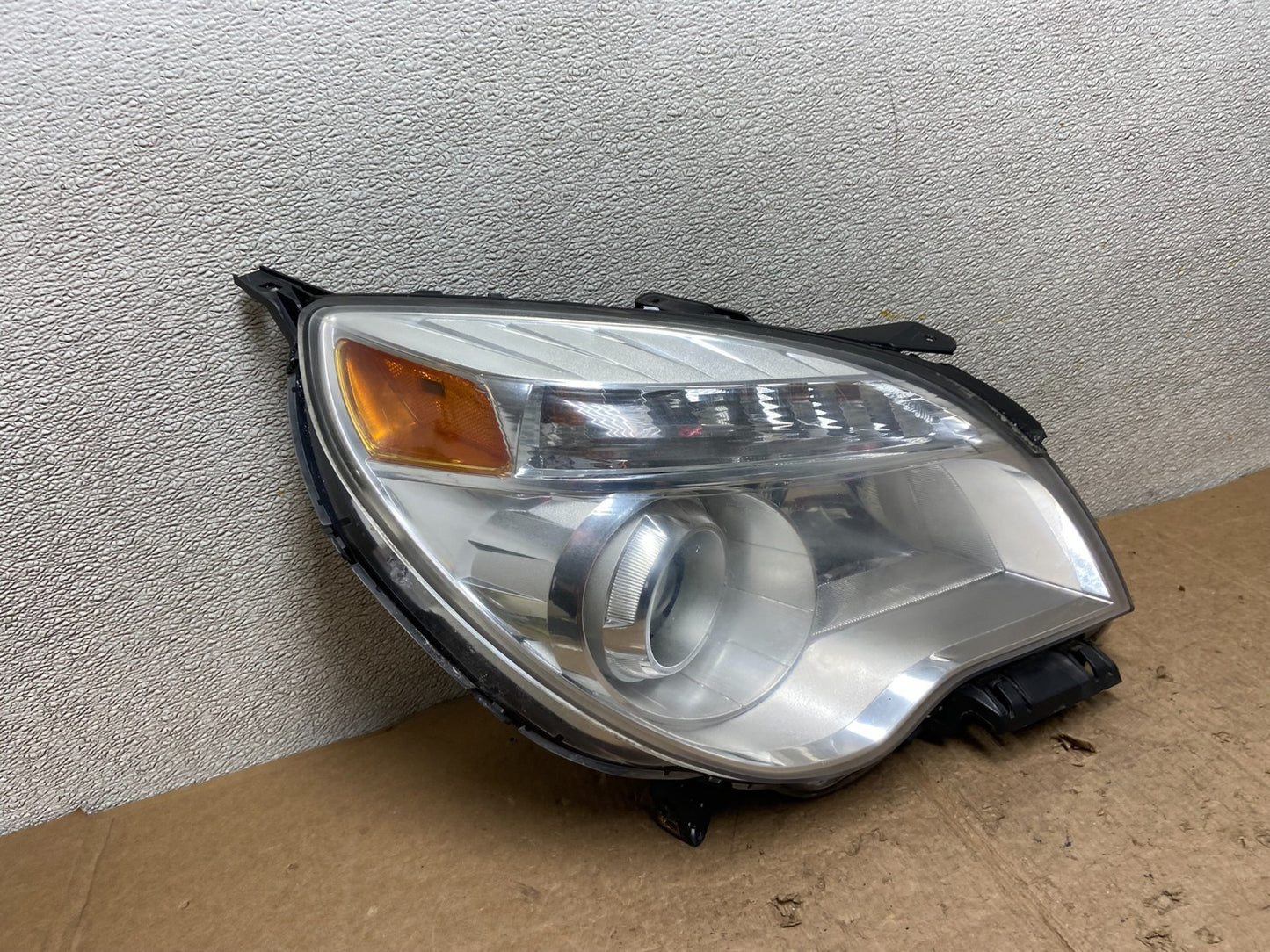 2010-2015 Chevrolet Equinox Right Passenger Halogen Projector Headlight AA50792