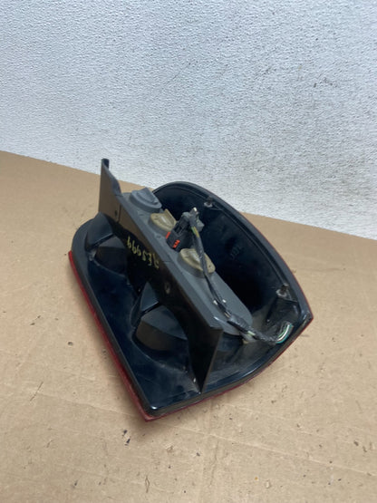 2002 2003 2004 Jeep Liberty Left Driver LH Side Tail Light AE5999 DW7