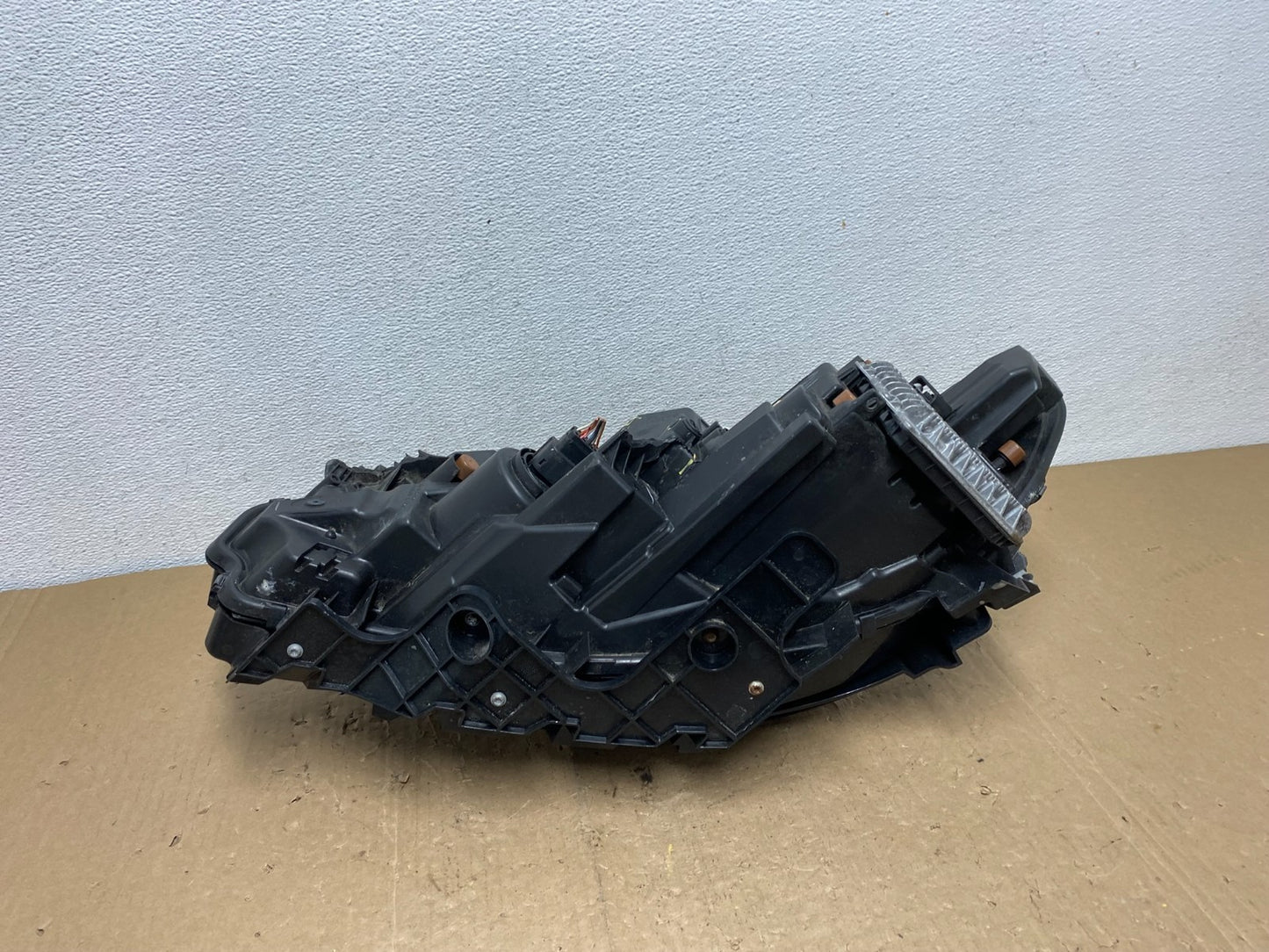 2019 - 2023 Jeep Cherokee Right Passenger RH Side LED Headlight AB3484 DW9