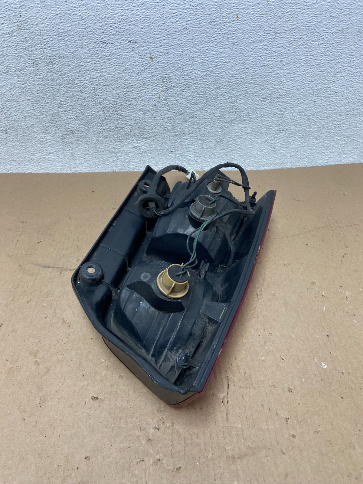 2005 to 2012 Nissan Pathfinder Right Passenger RH Side Tail Light AD6521 DW5