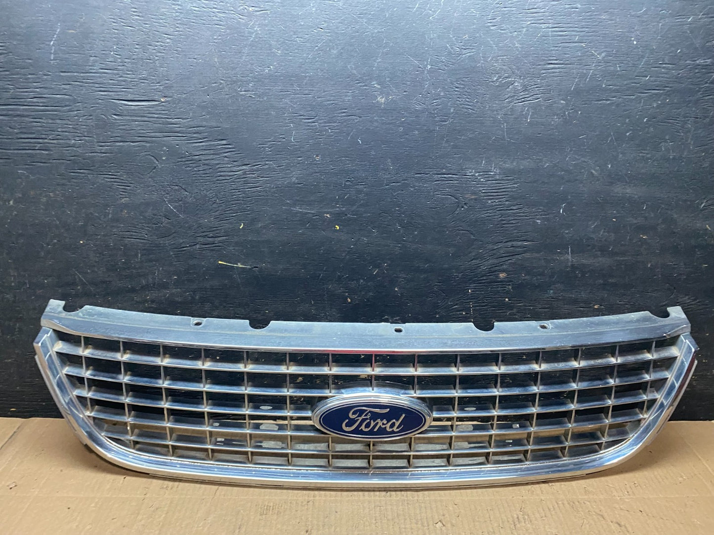 2004 to 2007 Ford Freestar Front Grill Grille 3F23-17K945 U6387 DG0