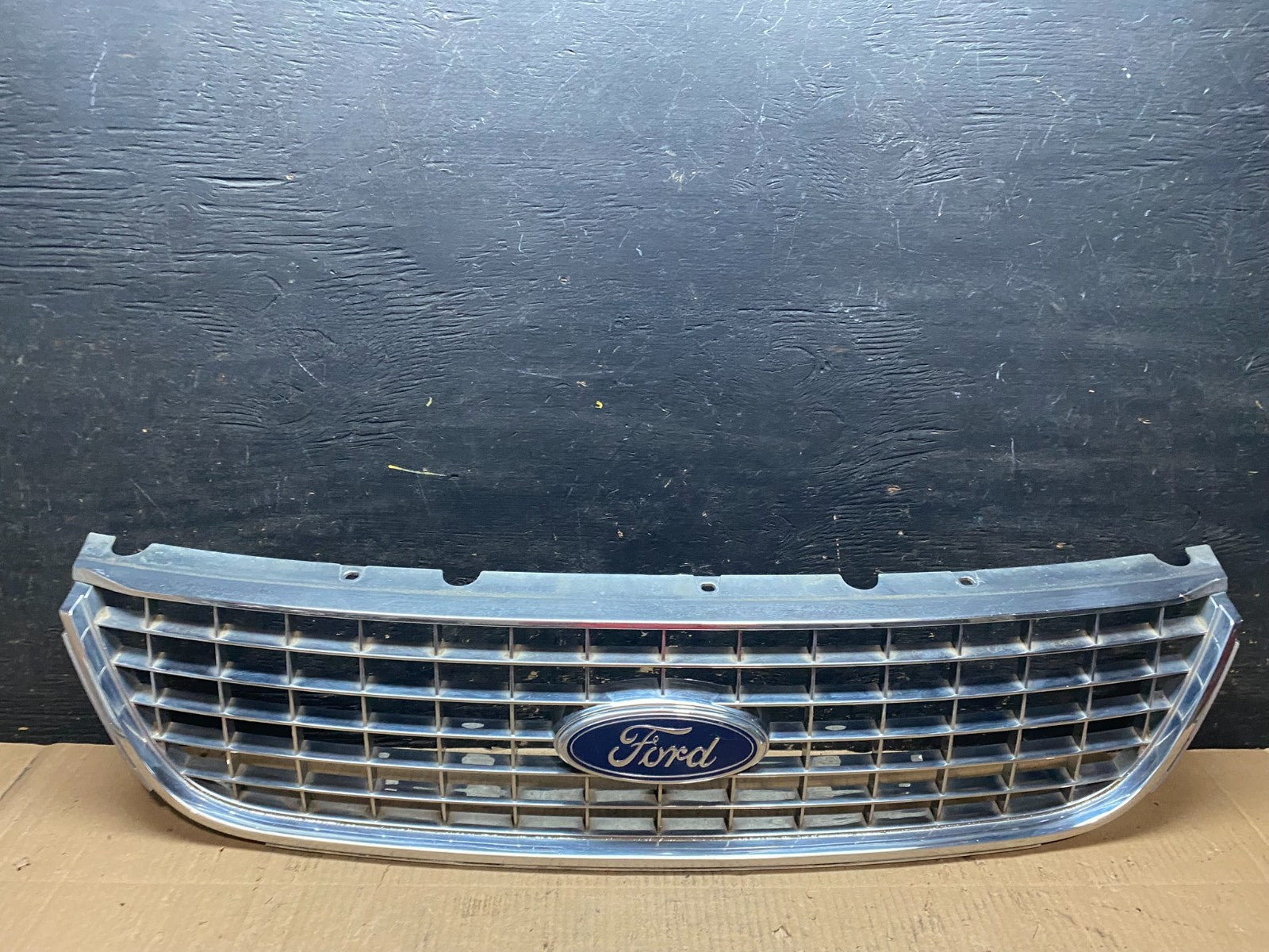 2004 to 2007 Ford Freestar Front Grill Grille 3F23-17K945 U6387 DG0