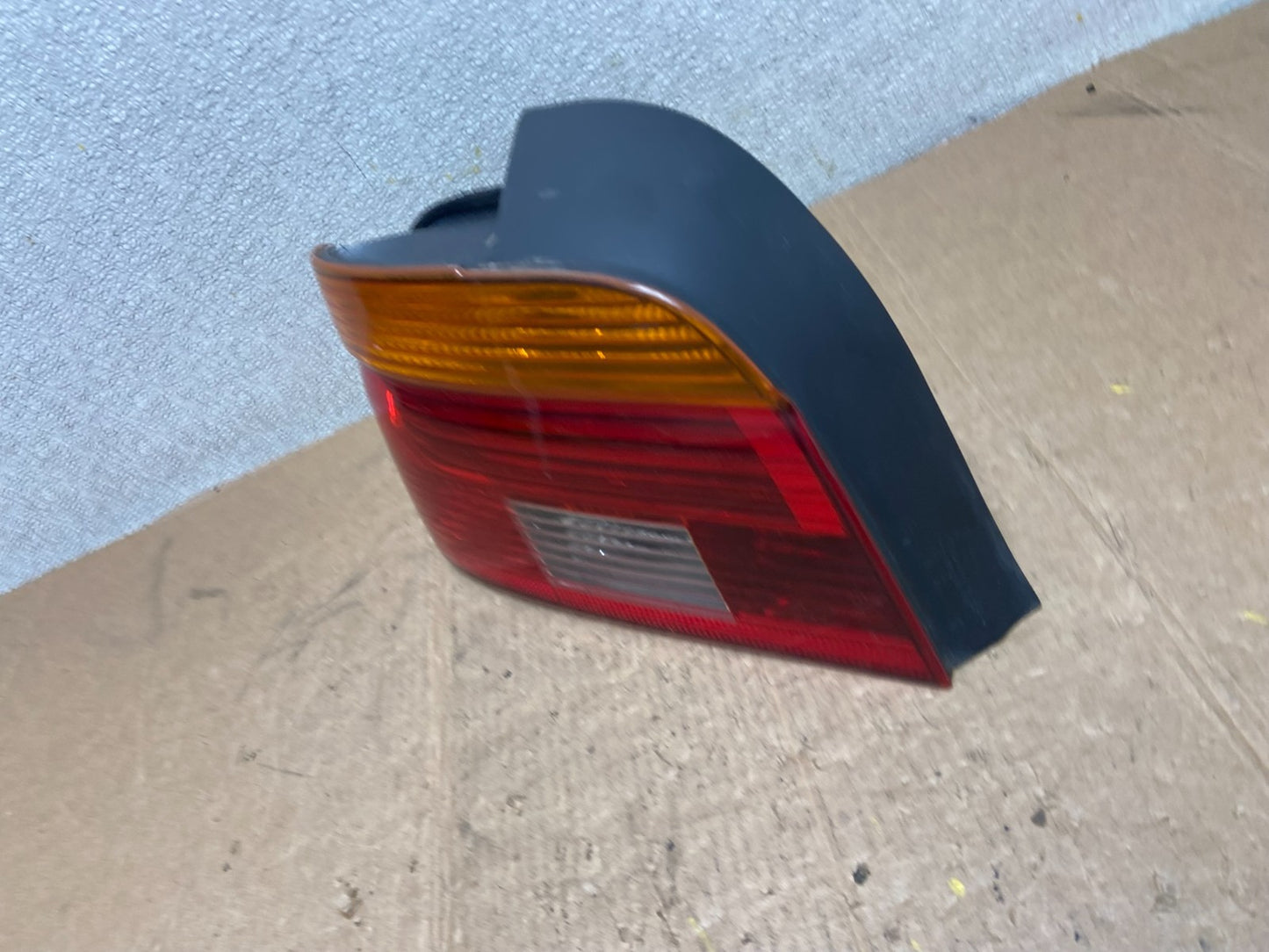 2001- 2003 BMW 5 Series E39 530i Left Driver Side Tail Light Oem AA2522 PS1
