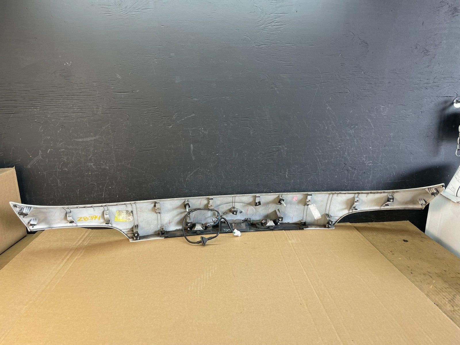 2013-2017 Hyundai Santa Fe Rear Trunk Hatch Molding Trim Panel AC9928 DG7