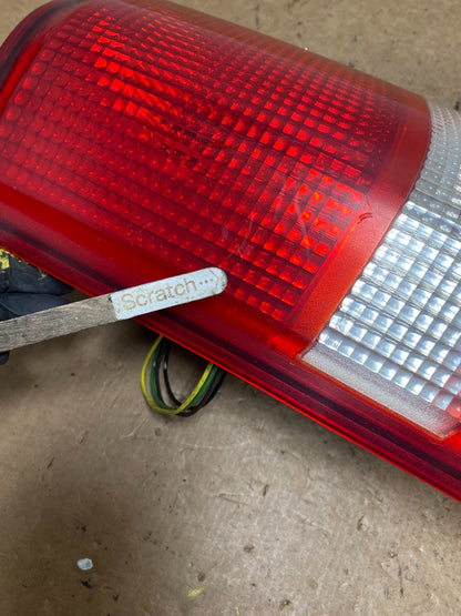 2003 to 2017 Chevrolet Express 1500 Left Driver Side Tail Light Oem S7700 DW3