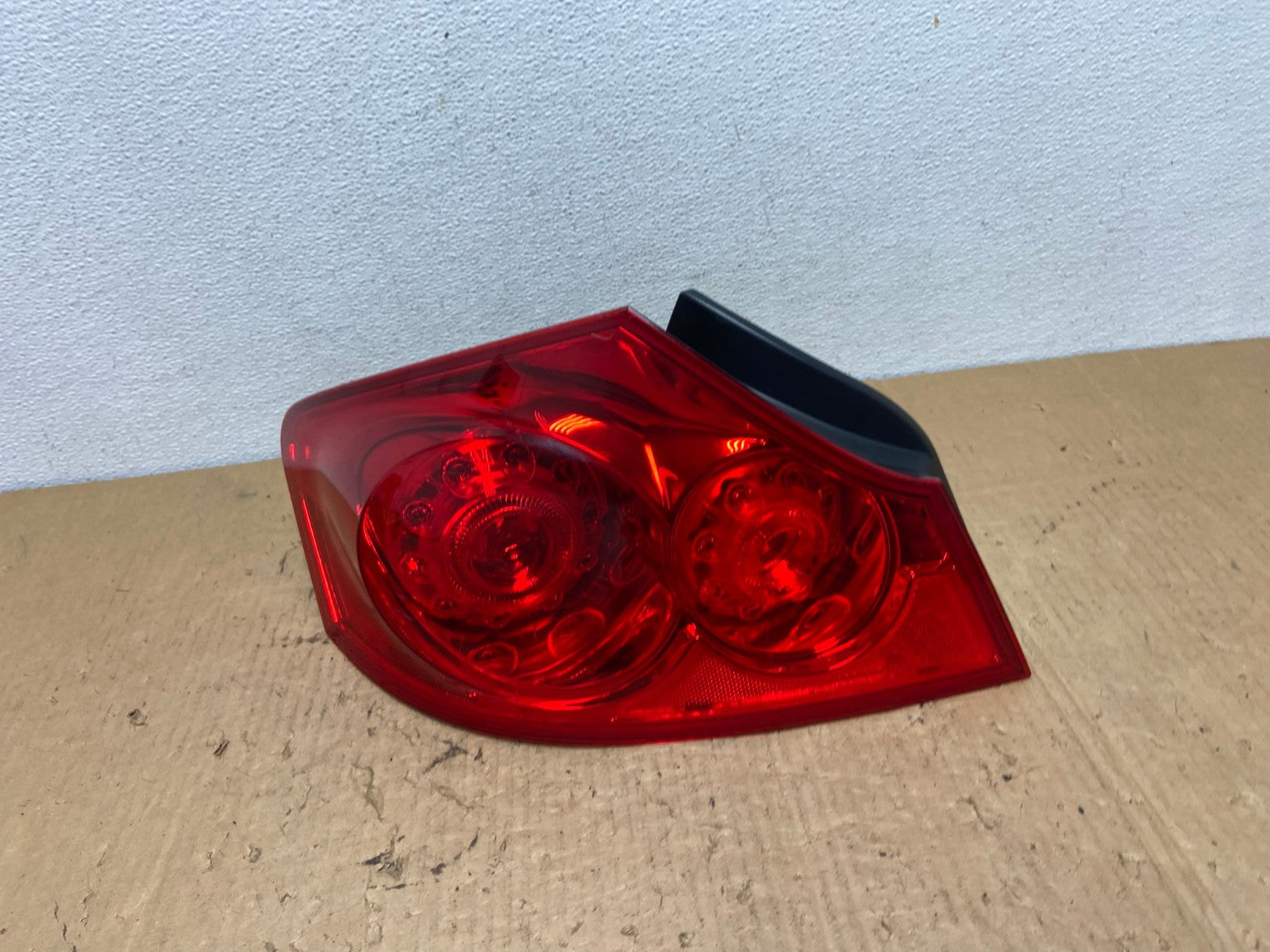 2007 to 2013 Infiniti G35 G37 Sedan Left Driver LH Side Tail Light AC8290 LK0