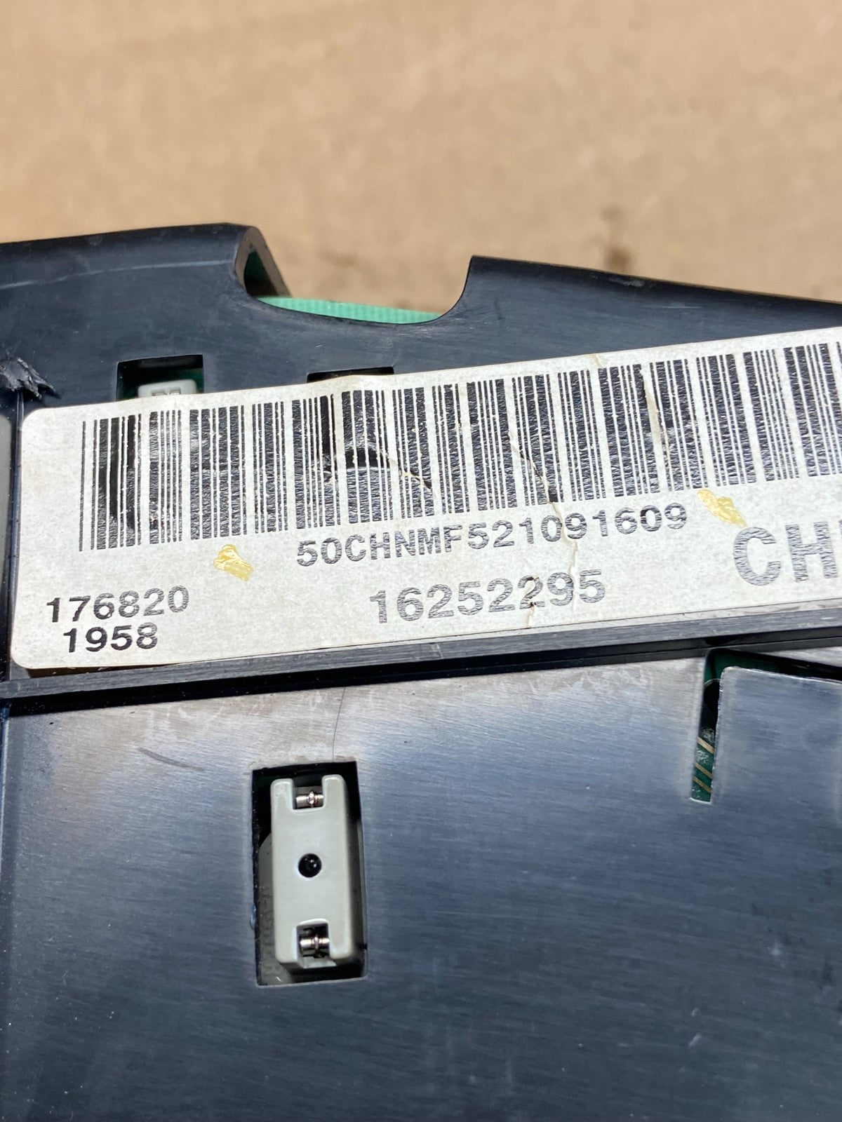 2000 to 2002 GMC Yukon Denali Cluster Gauge Speedometer AI3015 DG5