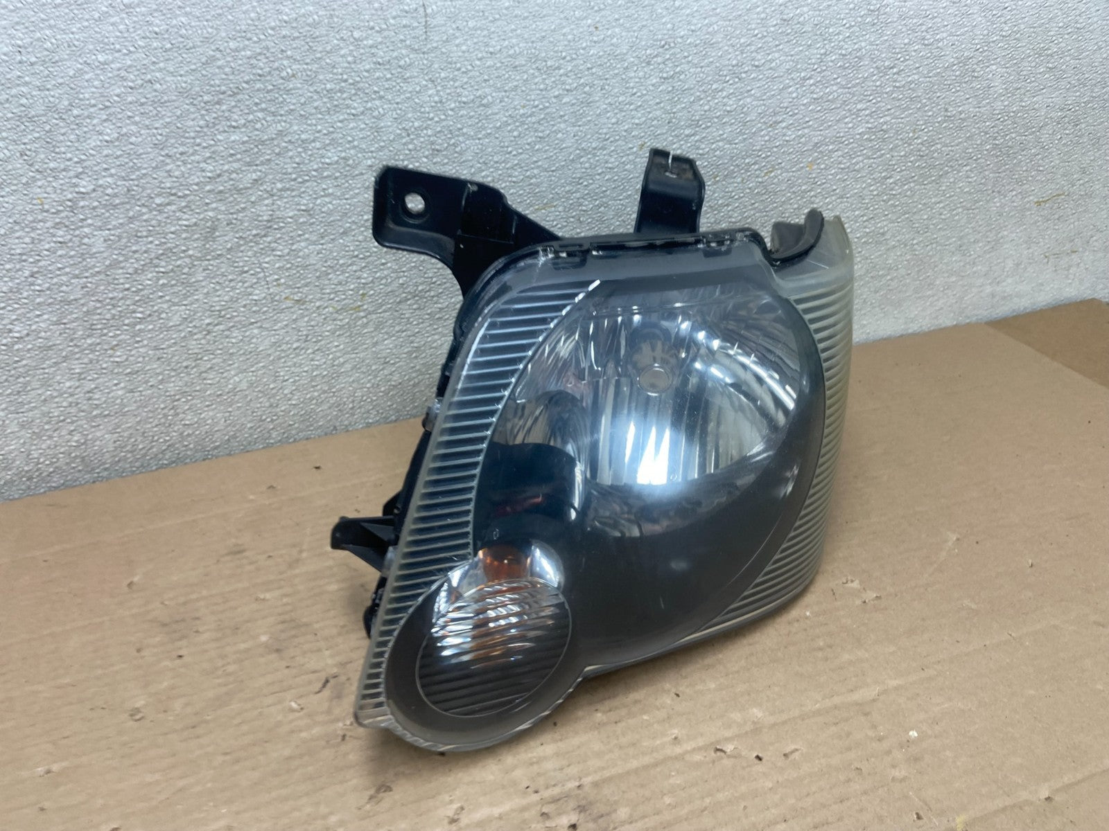 2006 2007 2008 2009 2010 Ford Explorer Left Driver LH Side Headlight AA8741 DW2