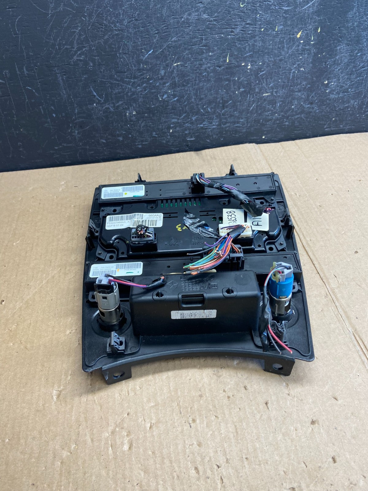 2005 to 2007 Jeep Commander Grand Cherokee A/C Climate Control Bezel AE4241 DG4