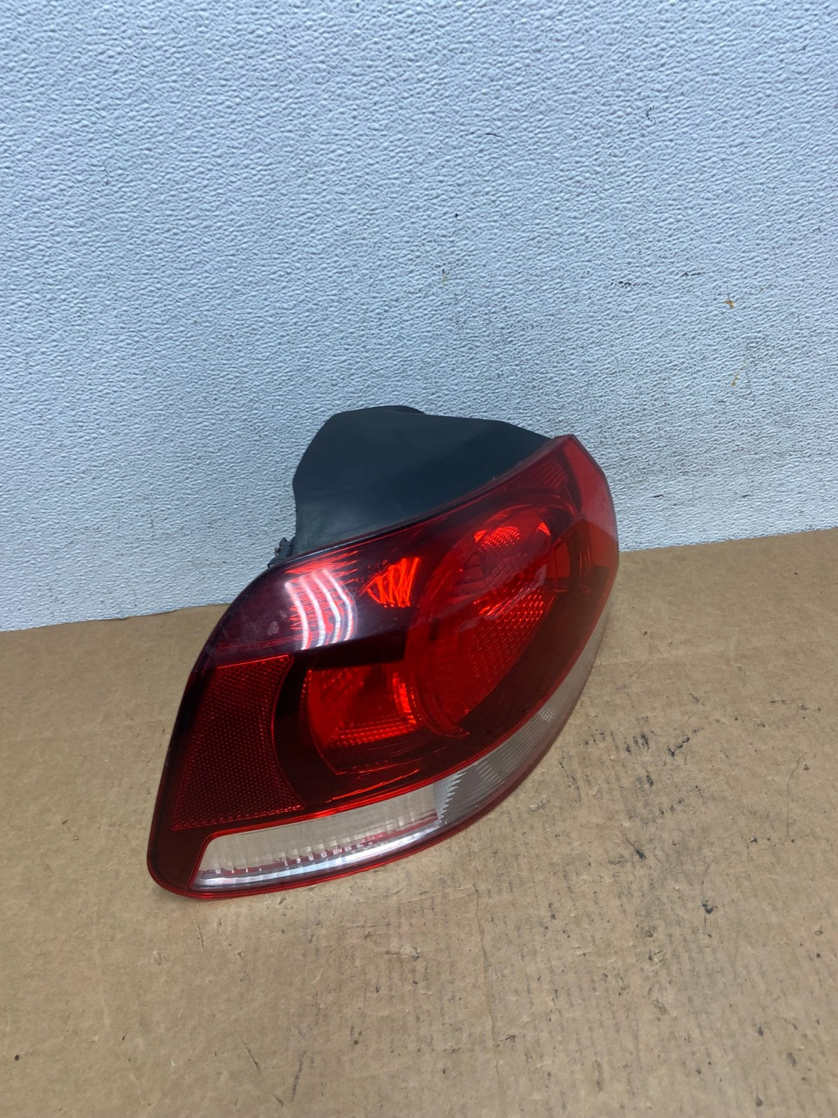 2010 to 2014 Volkswagen Golf & GTI Hatchback Left Side Tail Light AD4728 LK2