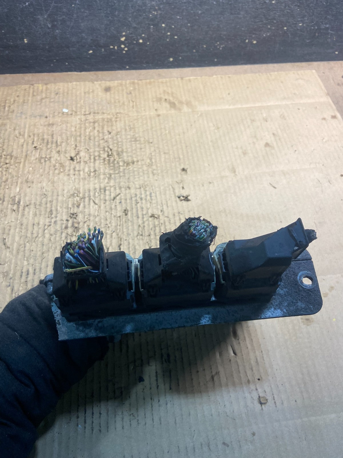 2011 to 2012 Ford E150 E250 4.6L Engine Control Module ECU ECM PCM Y4284 DG1