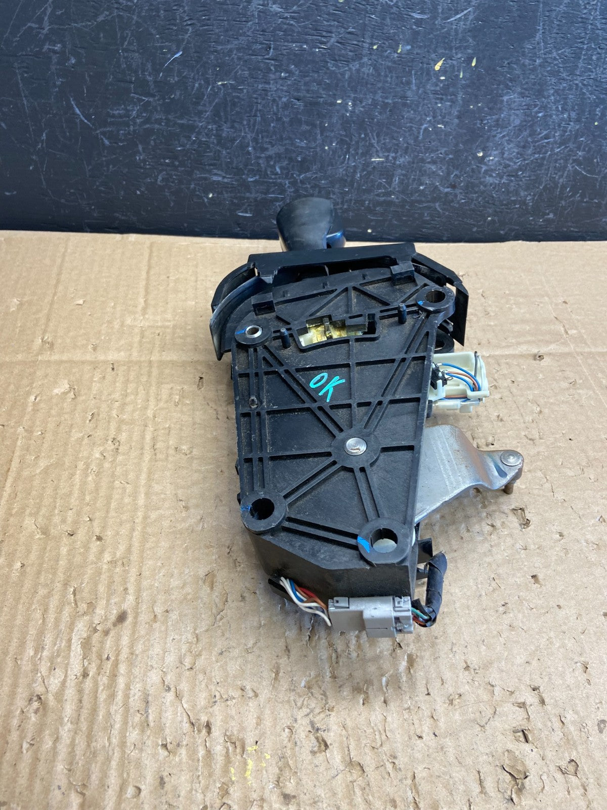 2005 to 2009 Nissan Quest Gear Shift Shifter AD18654
