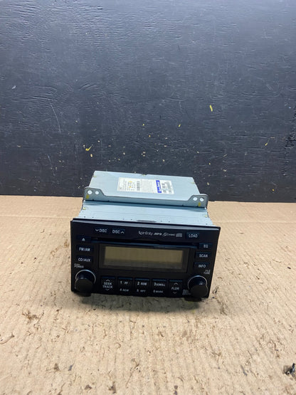 2009 to 2014 Kia Sedona Radio Stereo Receiver AM FM CD Player Sirius T7361 DG0