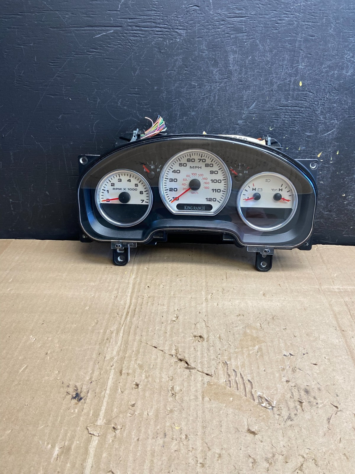 2004 - 2005 Ford F150 F-150 Lariat Speedometer Cluster Gauge ae1878 DG0