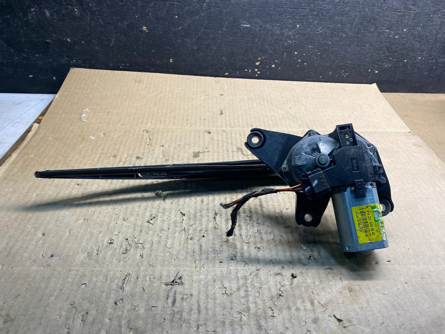 2006-2013 Mercedes GL450 ML500 R550 Rear Glass Windshield Wiper Motor z4827 DG5